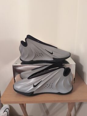 Size 7.5 - Nike GT Future